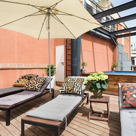 My Space Emirates - Fully Equipped Apartments Near The Beach With Shared Pool Barcellona Esterno foto