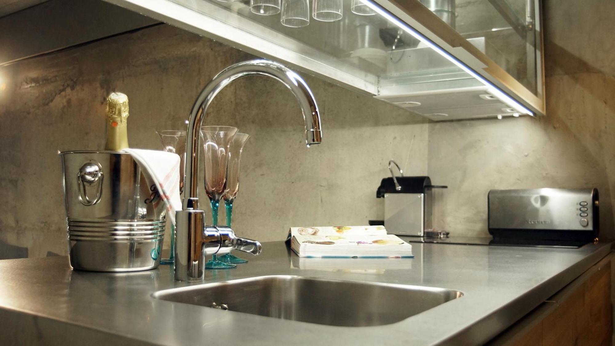 My Space Emirates - Fully Equipped Apartments Near The Beach With Shared Pool Barcellona Camera foto