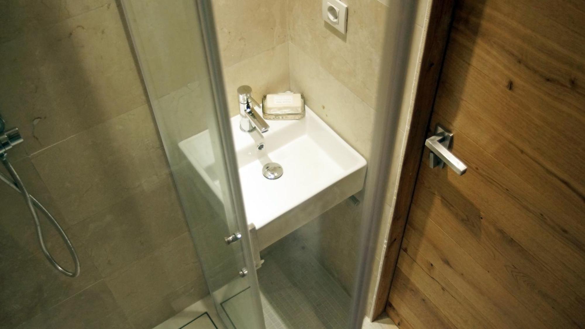My Space Emirates - Fully Equipped Apartments Near The Beach With Shared Pool Barcellona Camera foto