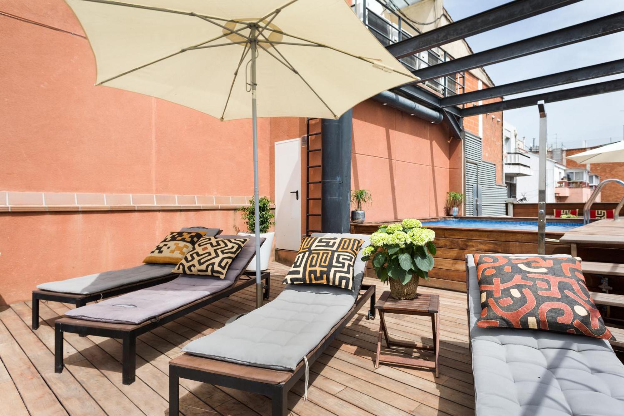 My Space Emirates - Fully Equipped Apartments Near The Beach With Shared Pool Barcellona Esterno foto