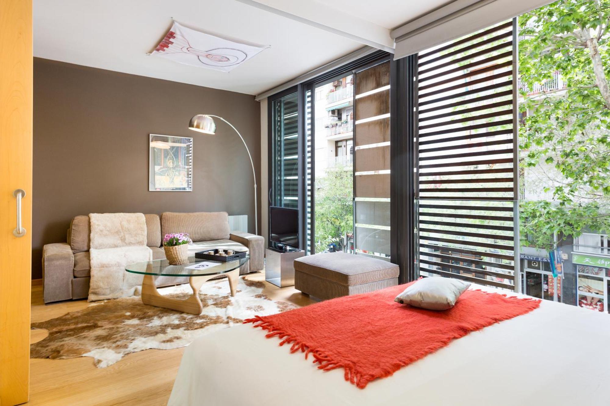 My Space Emirates - Fully Equipped Apartments Near The Beach With Shared Pool Barcellona Esterno foto