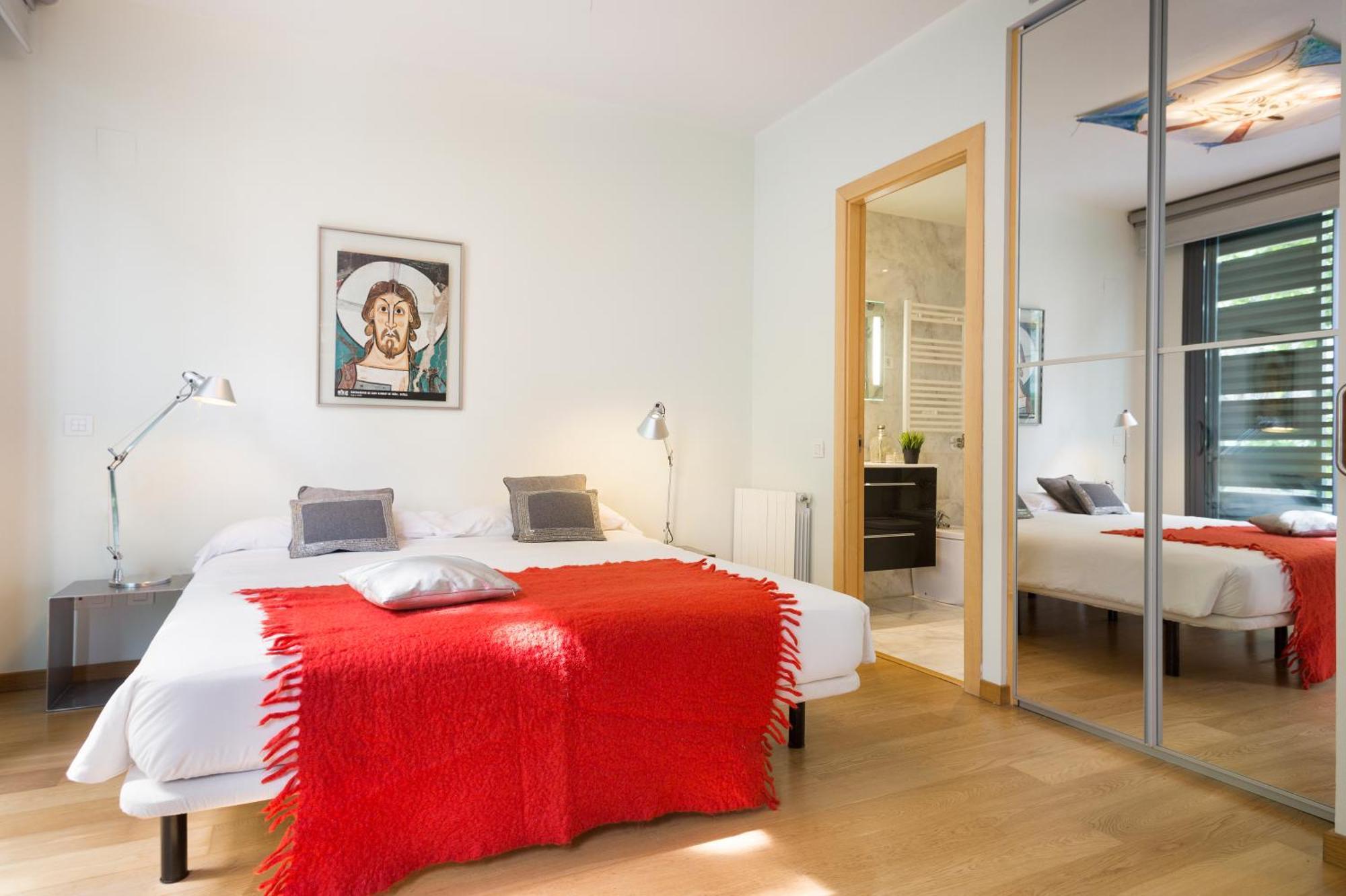 My Space Emirates - Fully Equipped Apartments Near The Beach With Shared Pool Barcellona Esterno foto