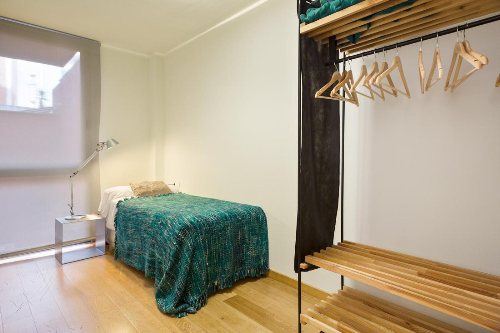 My Space Emirates - Fully Equipped Apartments Near The Beach With Shared Pool Barcellona Esterno foto